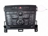 Radio / CD-Player / DVD-Player / Navigation