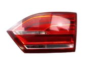 Tailgate rear/tail lights