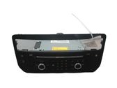 Radio / CD-Player / DVD-Player / Navigation
