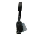 Accelerator throttle pedal