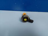 Brake fluid reservoir filler cap with level sensor