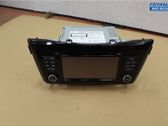 Radio / CD-Player / DVD-Player / Navigation