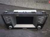 Radio / CD-Player / DVD-Player / Navigation