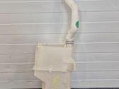 Windshield washer fluid reservoir/tank
