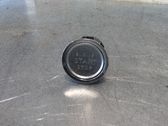 Bouton poussoir de démarrage du moteur