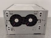 Radio / CD-Player / DVD-Player / Navigation