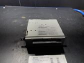 Radio/CD/DVD/GPS-pääyksikkö