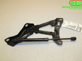 Engine bonnet/hood hinges