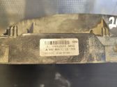 Radiator cooling fan shroud