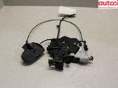 Priekšpusē slēdzene