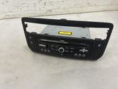 Radio / CD-Player / DVD-Player / Navigation