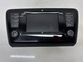 Radio / CD-Player / DVD-Player / Navigation