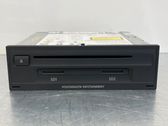 Radio / CD-Player / DVD-Player / Navigation