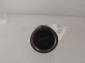 Bouton poussoir de démarrage du moteur