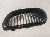 Garniture, panneau de grille d'aération latérale