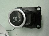 Bouton poussoir de démarrage du moteur
