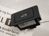 Interruptor para abrir la puerta trasera
