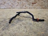 Tuyau de liquide de refroidissement moteur