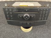 Radio/CD/DVD/GPS-pääyksikkö