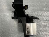 Engine mounting bracket