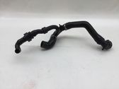 Tuyau de liquide de refroidissement moteur