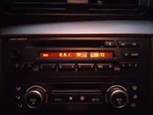 Radio/CD/DVD/GPS-pääyksikkö