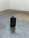 Botón interruptor de luz de peligro