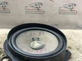 Rejilla moldura del altavoz en la bandeja del maletero