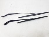 Windshield/front glass wiper blade