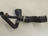 Tuyau de liquide de refroidissement moteur