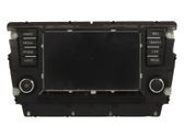 Radio / CD-Player / DVD-Player / Navigation