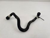 Tuyau de liquide de refroidissement moteur