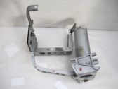 Front bumper mounting bracket