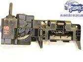 Manecilla interna puerta delantera