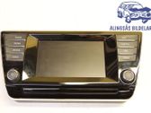 Radio / CD-Player / DVD-Player / Navigation