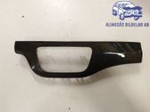 Dashboard glove box trim