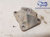 Engine mounting bracket