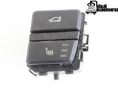 Tailgate/boot open switch button