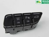 Tailgate/boot open switch button