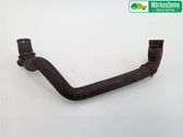 Tuyau de liquide de refroidissement moteur