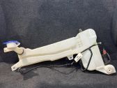 Windshield washer fluid reservoir/tank