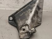 Engine mounting bracket