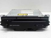 Radio / CD-Player / DVD-Player / Navigation