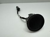 Altavoz de alta frecuencia en la puerta delantera