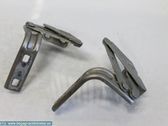Engine bonnet/hood hinges