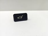Tailgate/boot open switch button