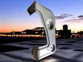 Fender mounting bracket