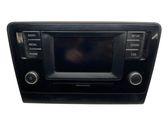 Radio / CD-Player / DVD-Player / Navigation
