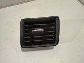 Rejilla de ventilación central del panel