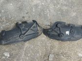 Rear arch fender liner splash guards
